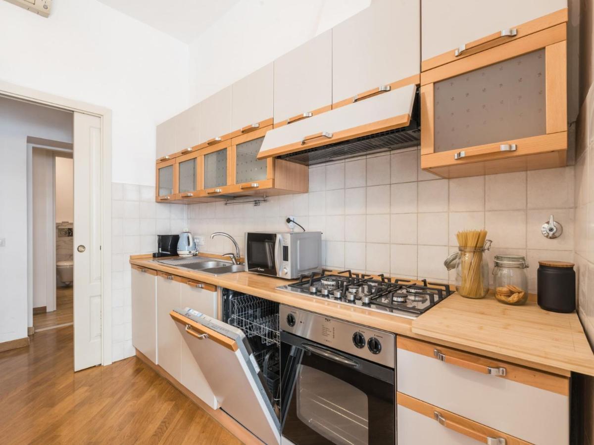 Lägenhet The Rent - Spacious Three-bedroom Near The Colosseum Rom
