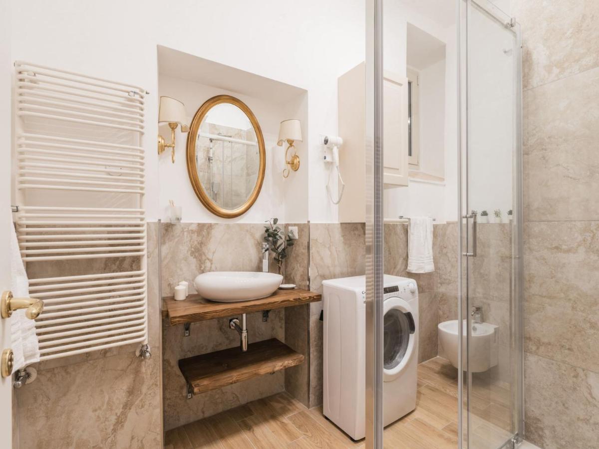 The Rent - Spacious Three-bedroom Near The Colosseum Rom