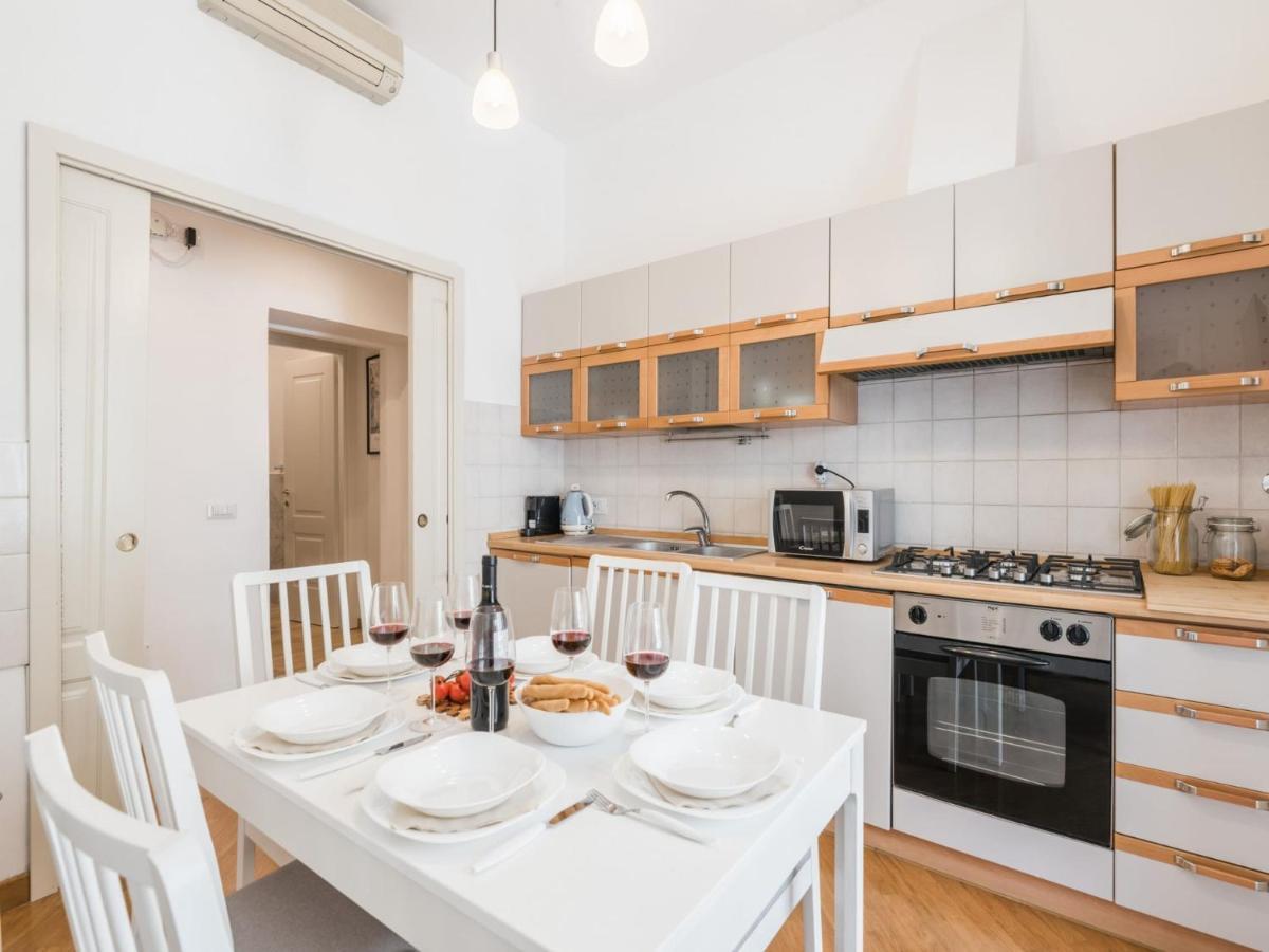 The Rent - Spacious Three-bedroom Near The Colosseum Lägenhet *