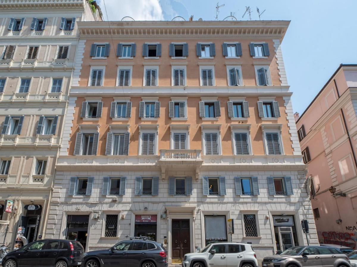 The Rent - Spacious Three-bedroom Near The Colosseum Lägenhet
